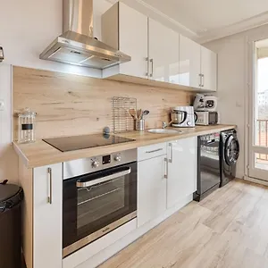 Magnificent Apartment, 4 Bedrooms, Fiber Wifi Grenoble
